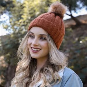 Knit Faux Fur Pom Beanie